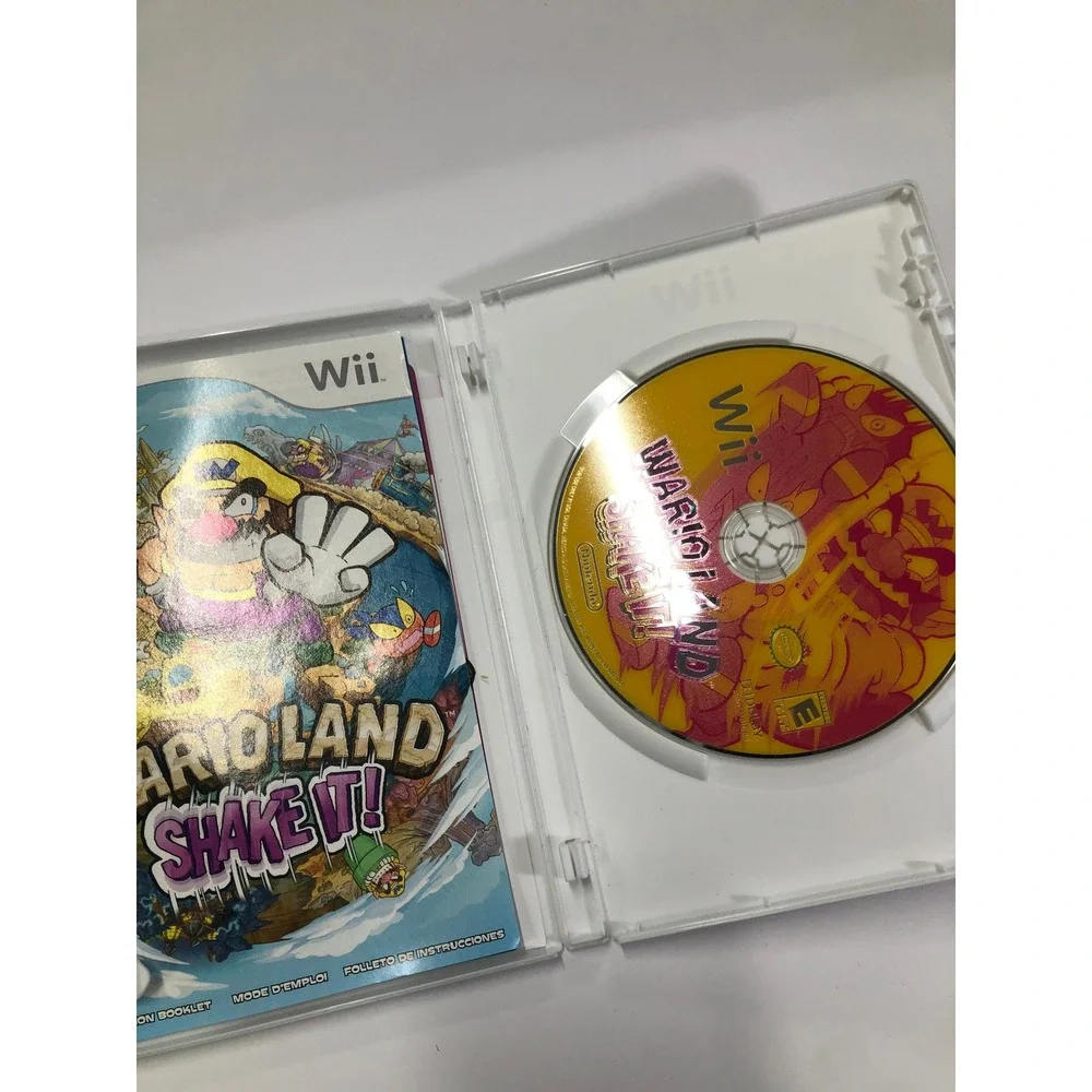 Wario Land Shake It! Nintendo Wii Video Game Complete with Manual RVL-RWLE-USA